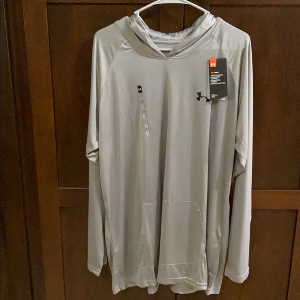 NWT size XXL men’s lightweight Under Armour hoodie